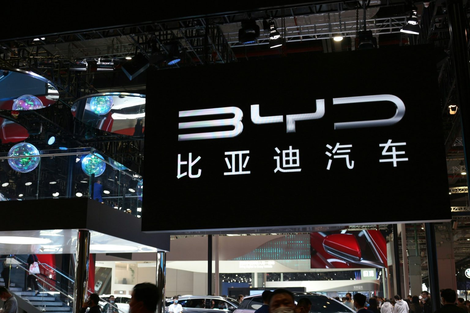 BYD Launches “Linghui” and Separates Corporate Fleets from Private Buyers: The Profitability Bet in the Post-Tesla Era