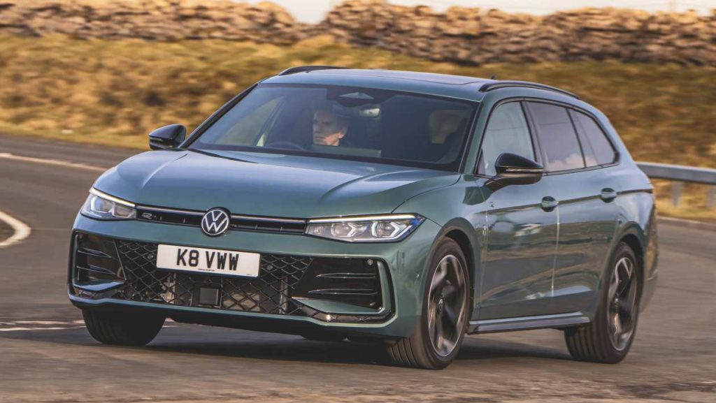 Volkswagen Passat lease available at £250 monthly with full equipment package