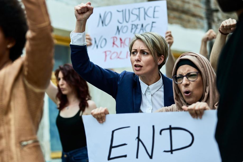 How the Iranian War Economy Is Killing American Hiring in Sectors Nobody Expected How the Iranian War Economy Is Killing American Hiring in Sectors Nobody Expected