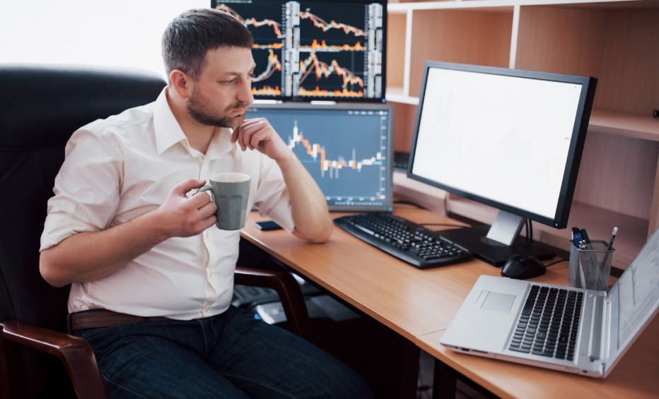 AMZN Stock Is Down 14% in 2026 — But Wall Street Still Thinks It’s Worth $284 AMZN Stock Is Down 14% in 2026